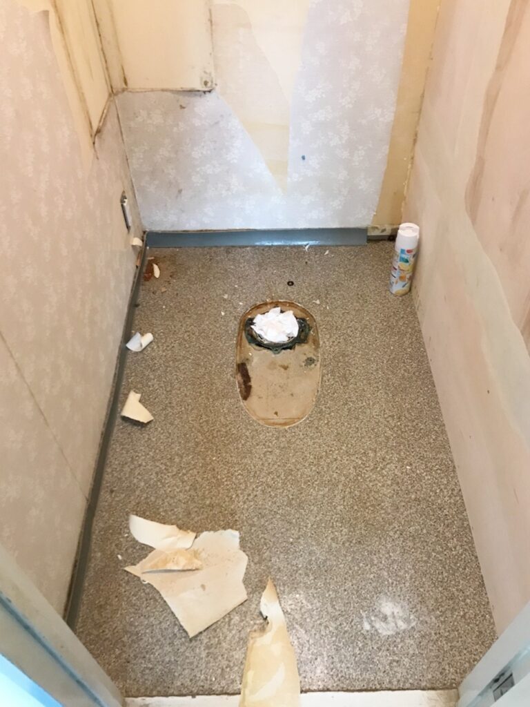 便器を取り外しました。
