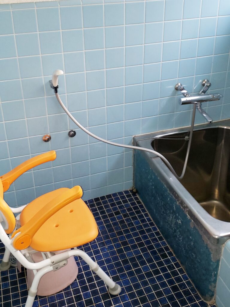 浴室はﾀｲﾙ貼りの在来浴室。