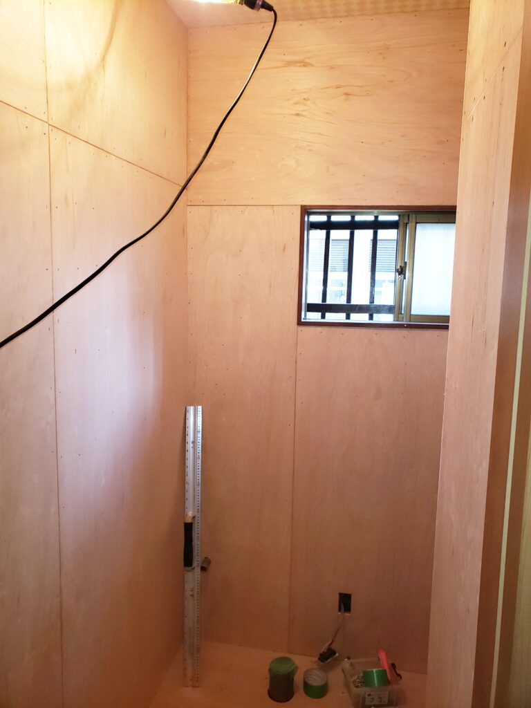 ﾄｲﾚ下地施工完了。