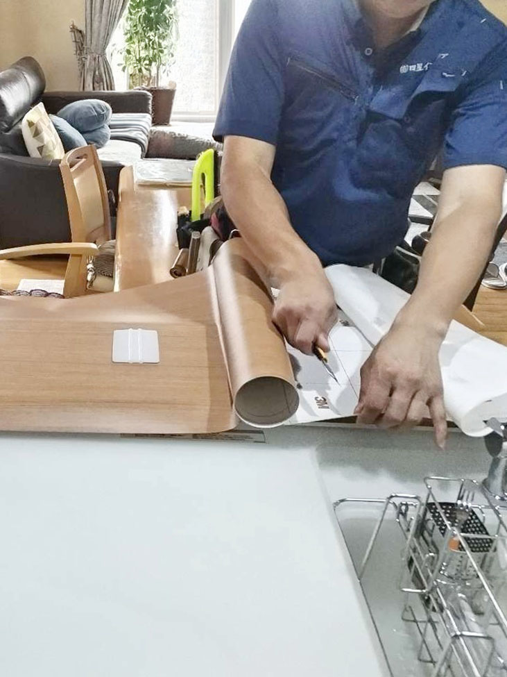 ﾀﾞｲﾉｯｸｼｰﾄを貼っています。