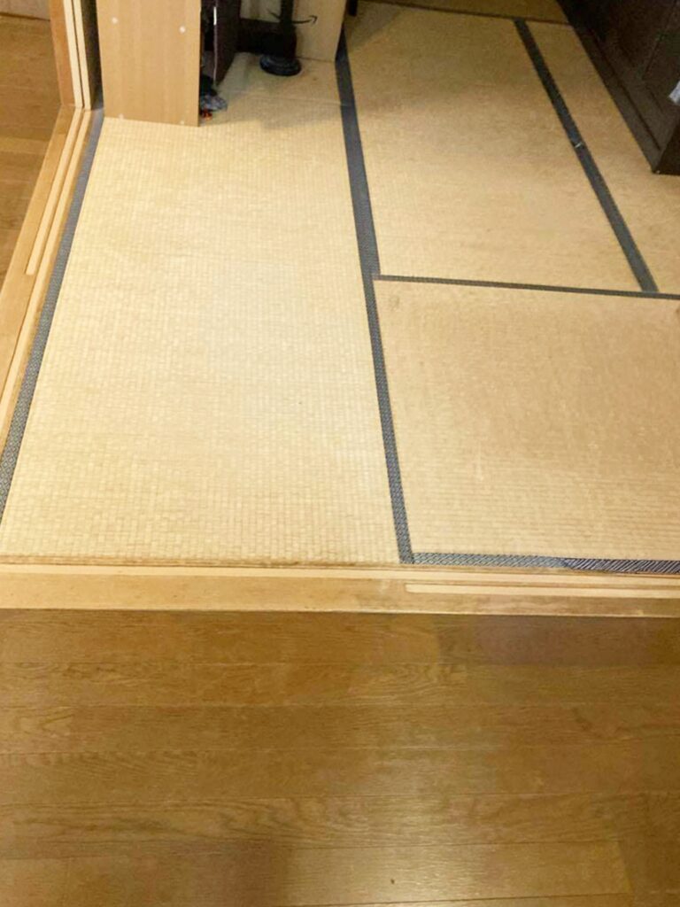 和室。畳には色褪せや傷みがみられました。