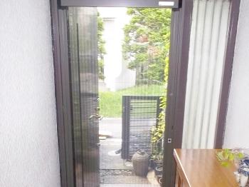 習志野市　秋津第３団地　Ｍ様邸　プリーツ網戸取付けリフォーム事例