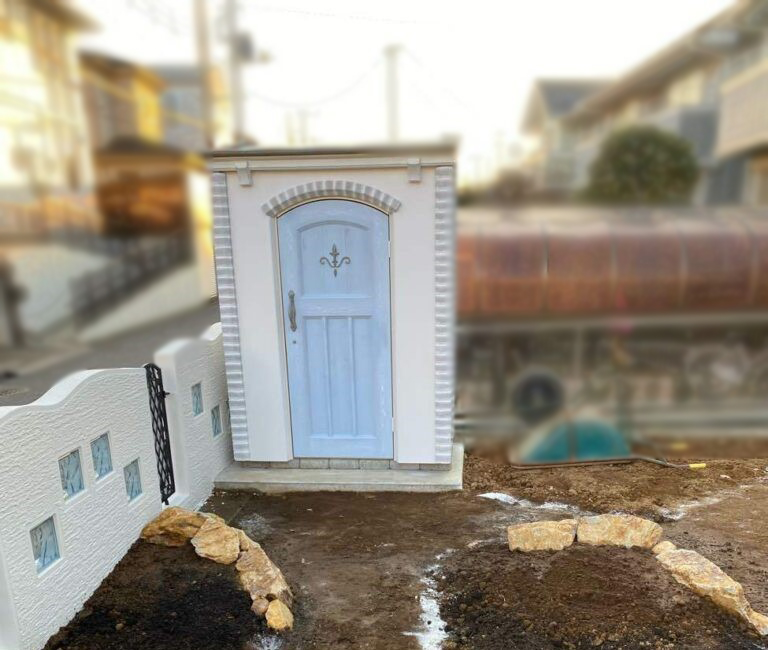 とても可愛らしい物置です。