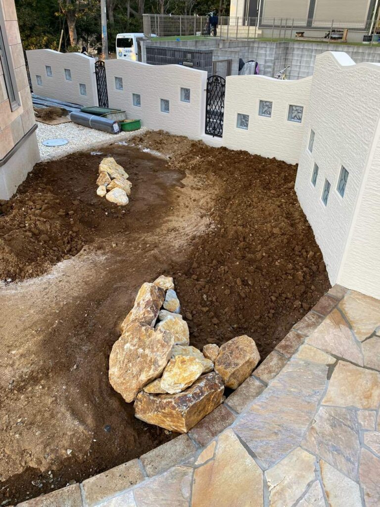 石を積んでいきます。	