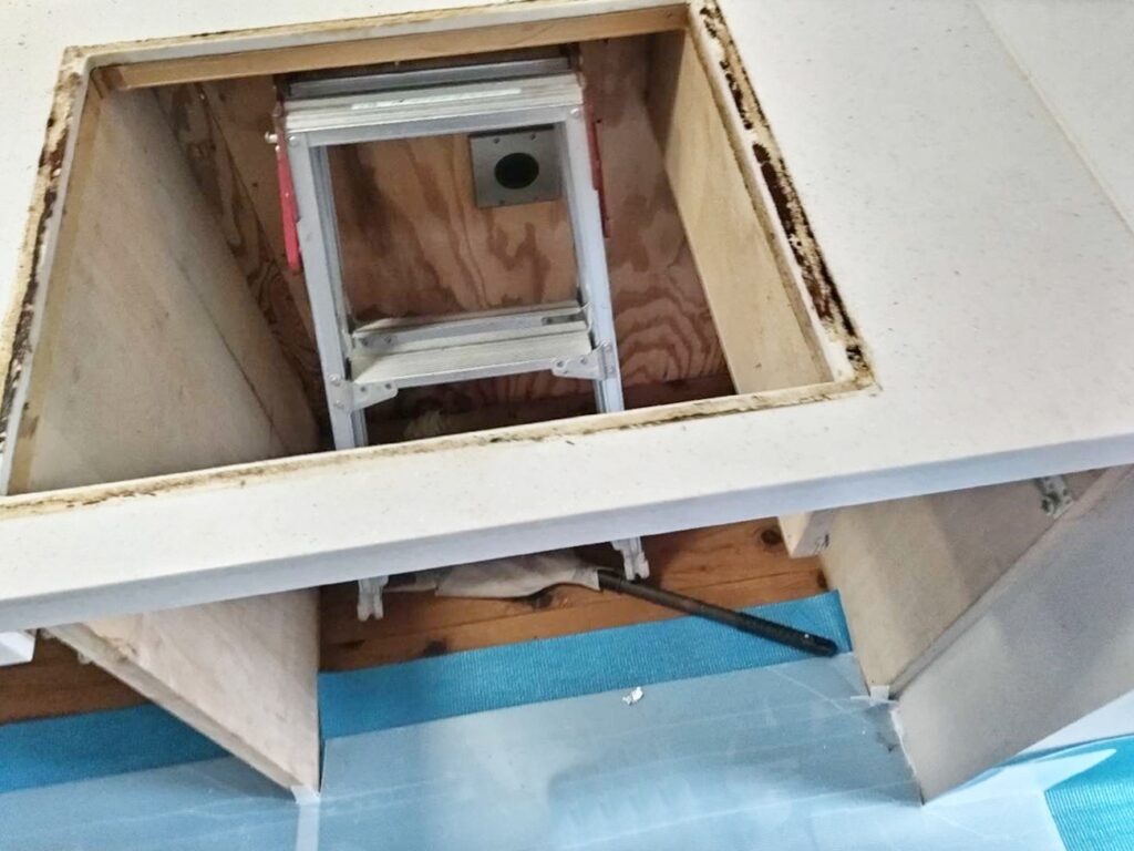 既存IHを撤去しました。