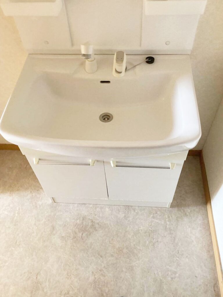 水栓の根元が
汚れやすいです。