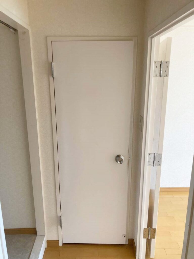 写真の右側へ
30㎝広げます。