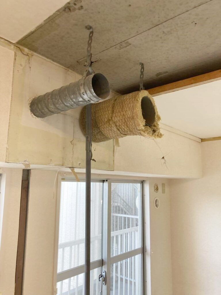 洋室を1部屋にした際にダクトスペースが出っ張るので、場所を上にあげます。