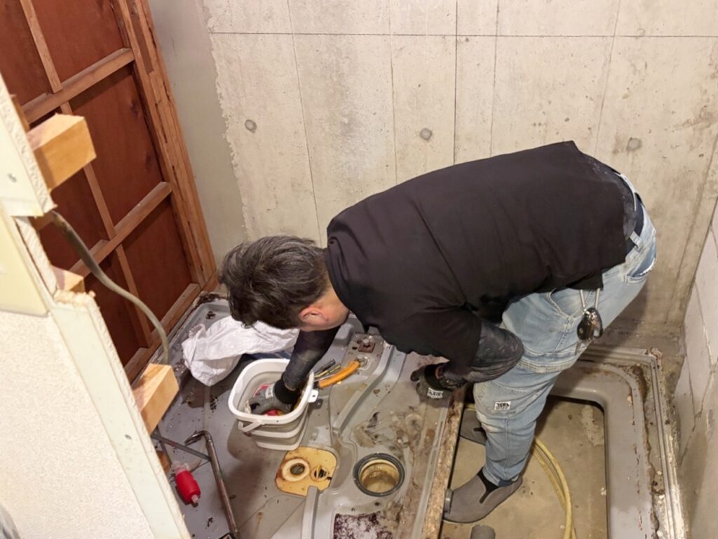床解体中。