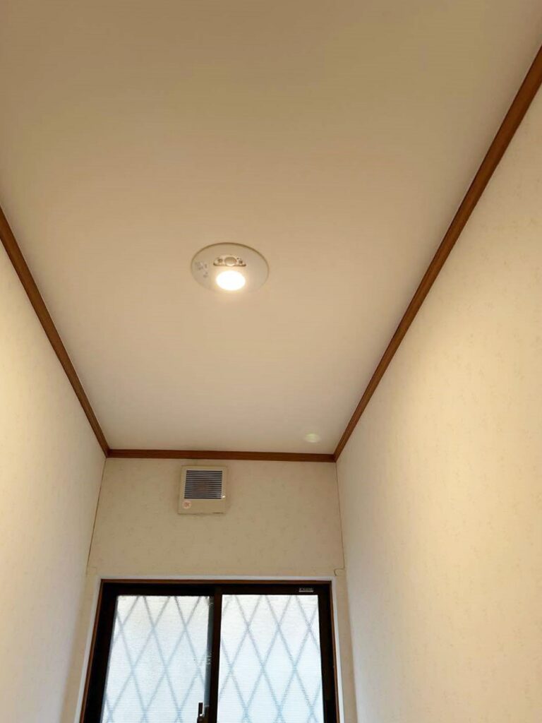 照明はLEDに取り替えます。