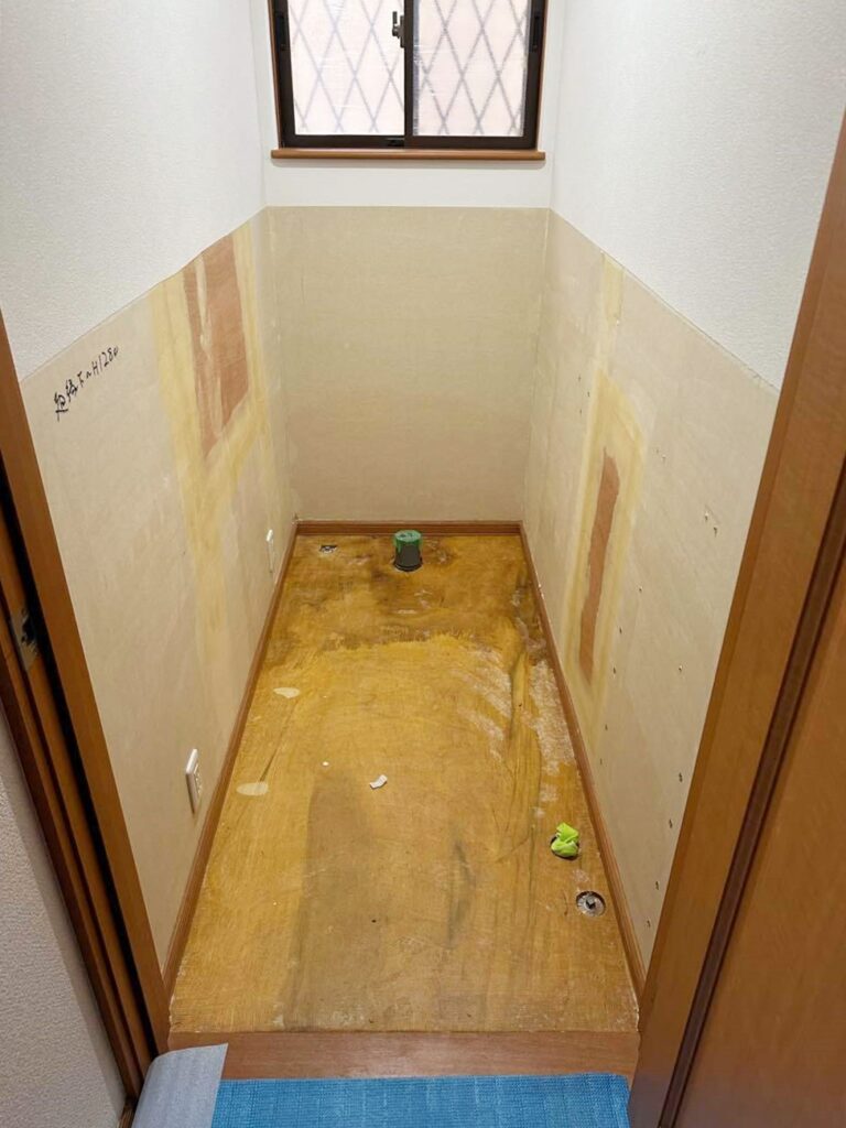 壁面下部にはﾊﾟﾈﾙを施工します。