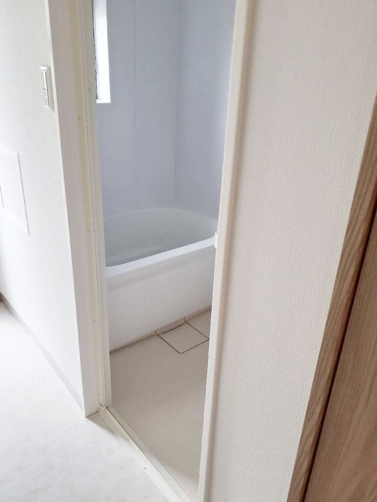 バランス釜の分、浴槽が広くなりました。