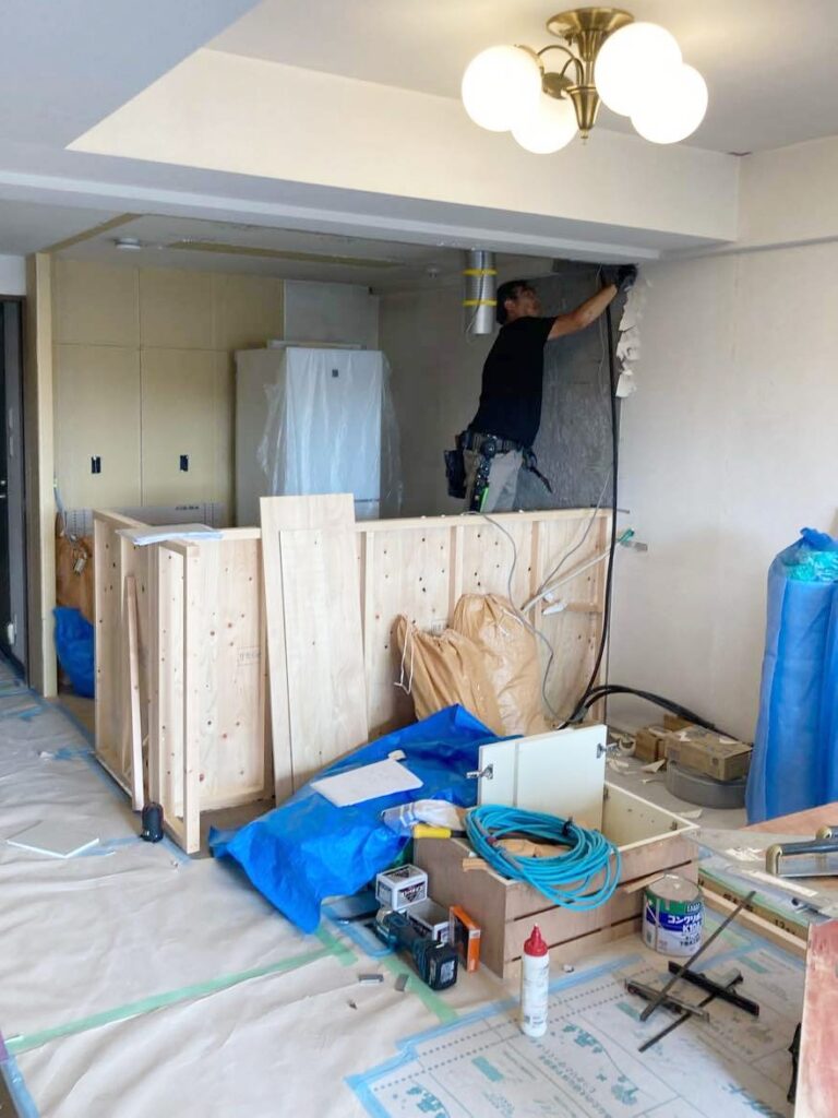 ｷｯﾁﾝ・間仕切り壁撤去。