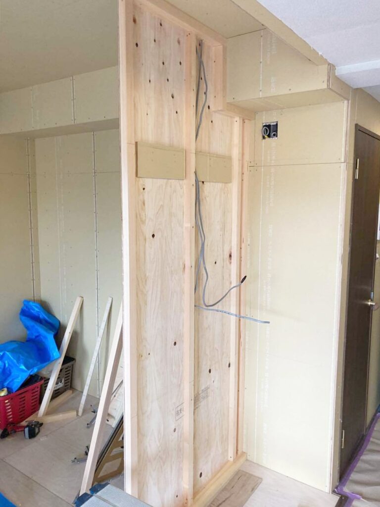 元和室との境目にはPC作業が出来るようなｽﾍﾟｰｽを作成します。