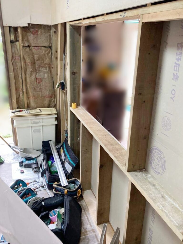 ｷｯﾁﾝ解体中。