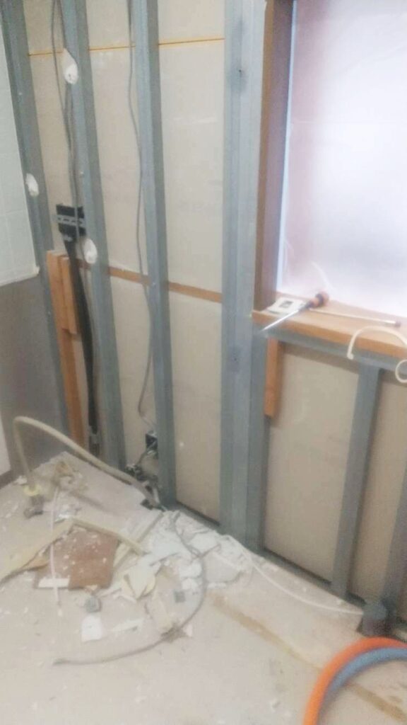 ｷｯﾁﾝ下台を撤去しました。