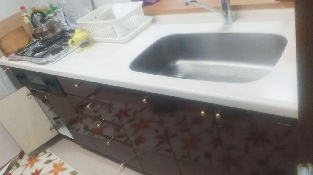 素敵なお色のｷｯﾁﾝですが、暗めのお色なのでｷｯﾁﾝ全体が若干暗く感じます。