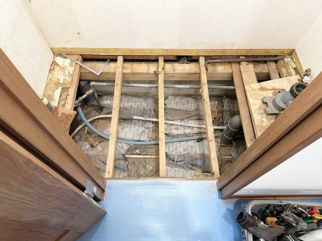 床を解体しました。