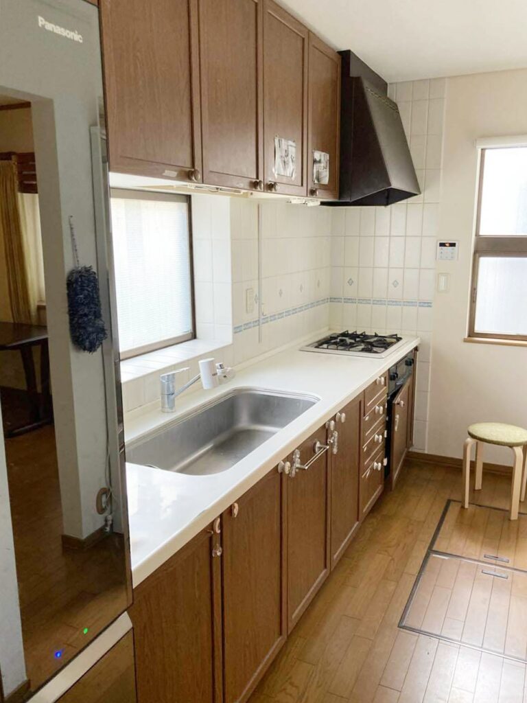 大きなｼﾝｸが印象的です。洗い物はしやすそうですが、大きい分お掃除は大変です。