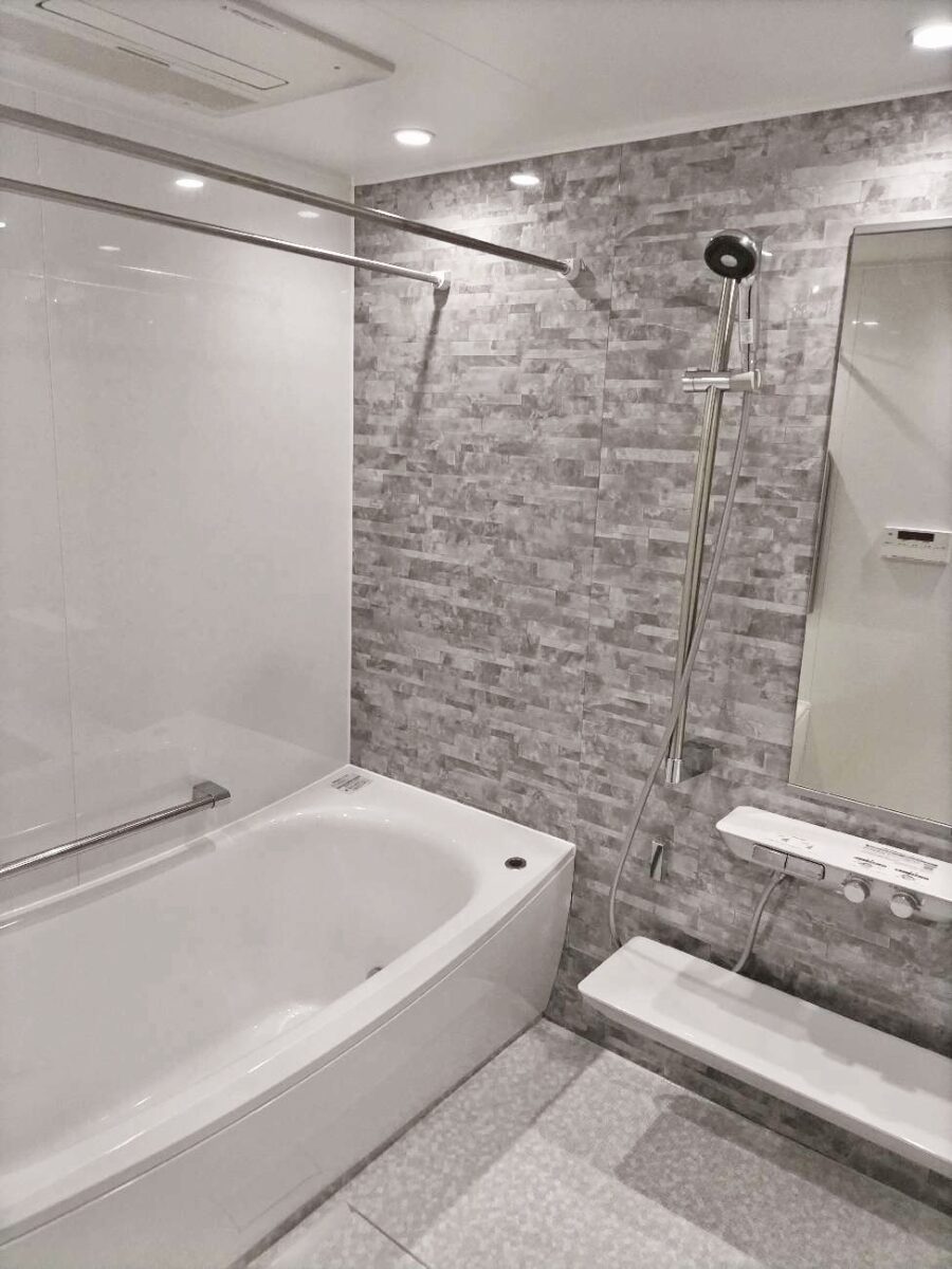 千葉市美浜区打瀬　マンション　S様邸　浴室・トイレリフォーム、玄関内装