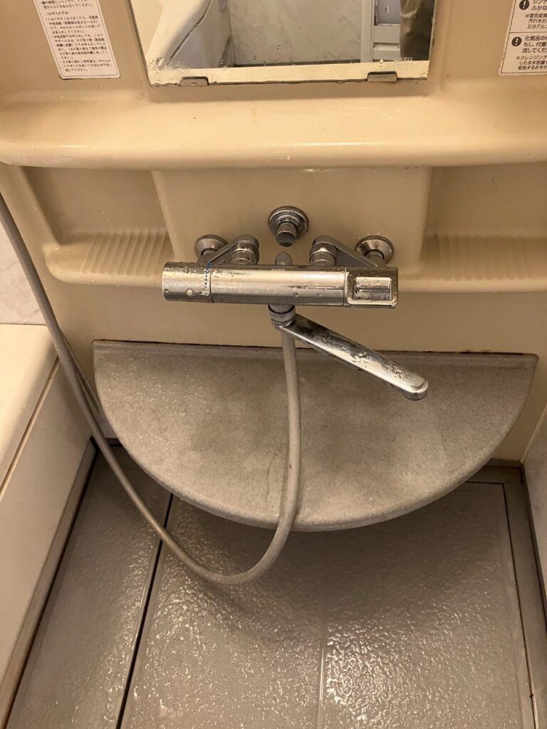 ｶｳﾝﾀｰ裏のお掃除が大変でした。