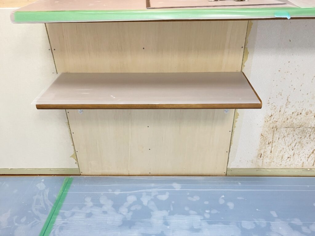 切断したｶｳﾝﾀｰは既存のｶｳﾝﾀｰの下に新たに設置しました。