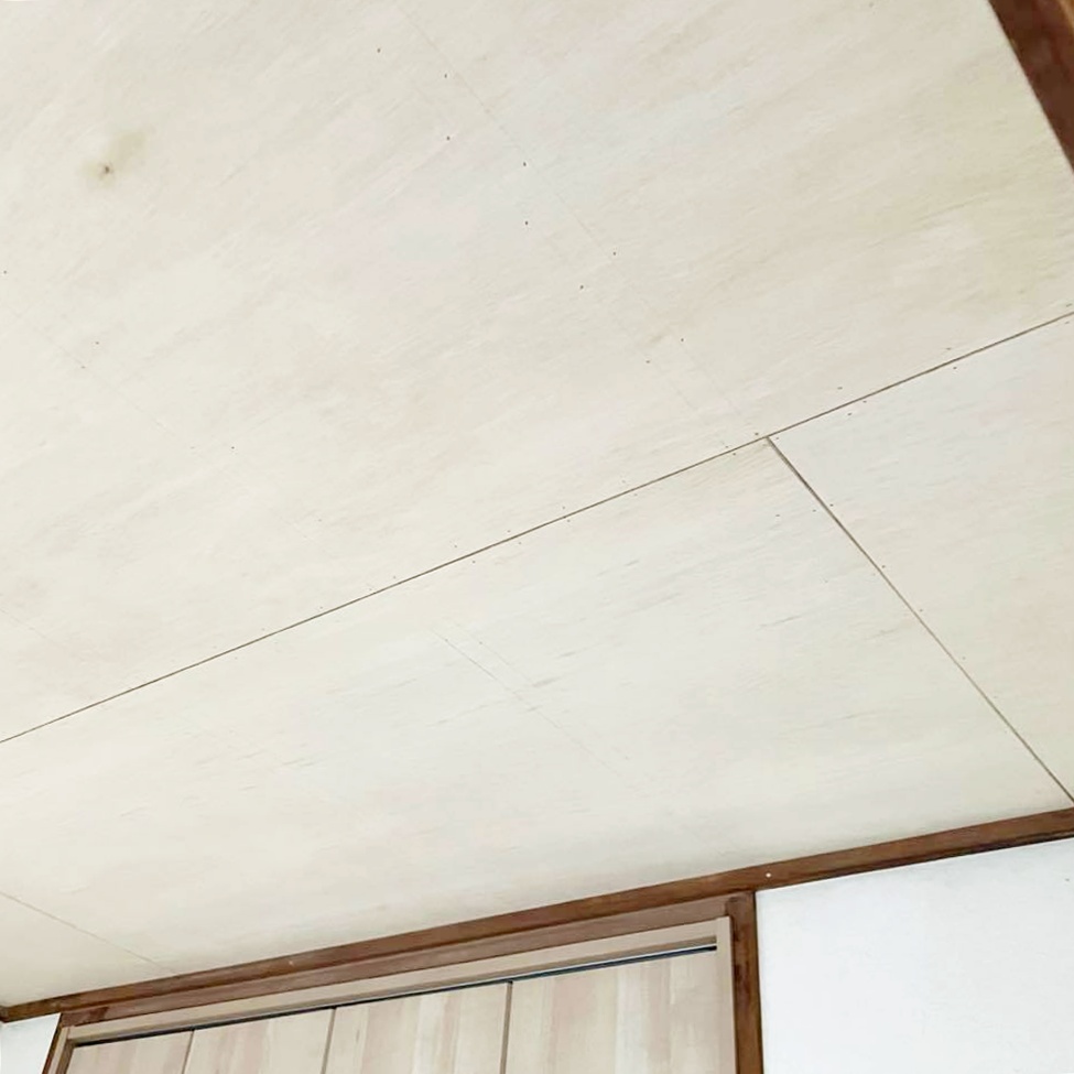 天井の下地を作成しました。