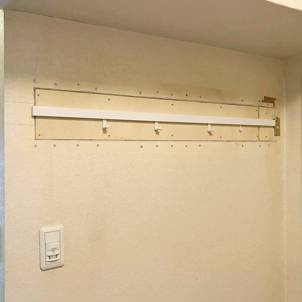 下地を作成し、ﾋﾟｸﾁｬｰﾚｰﾙを
取り付けました。