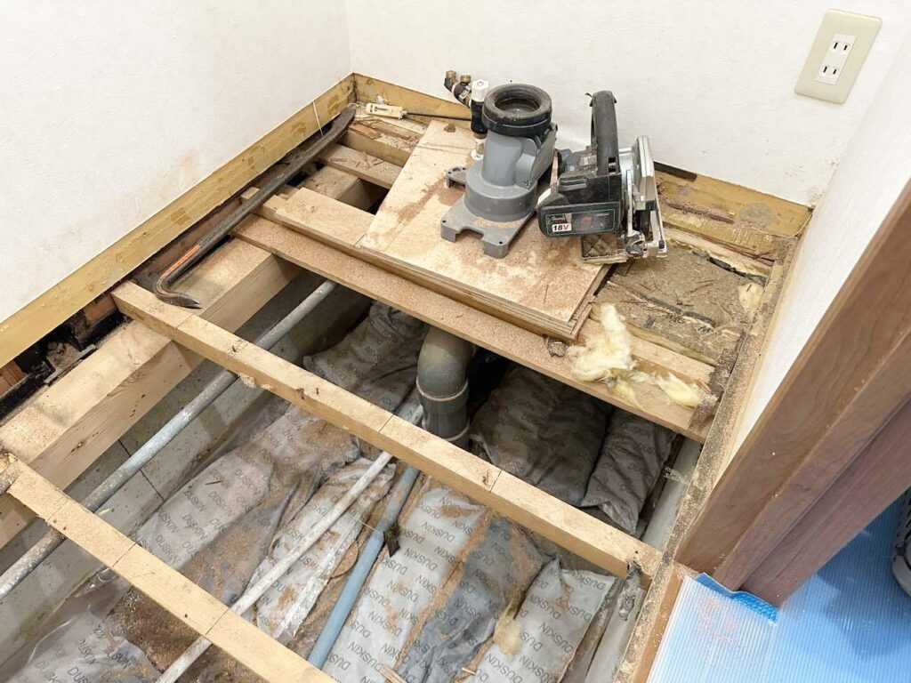 床を解体しました。