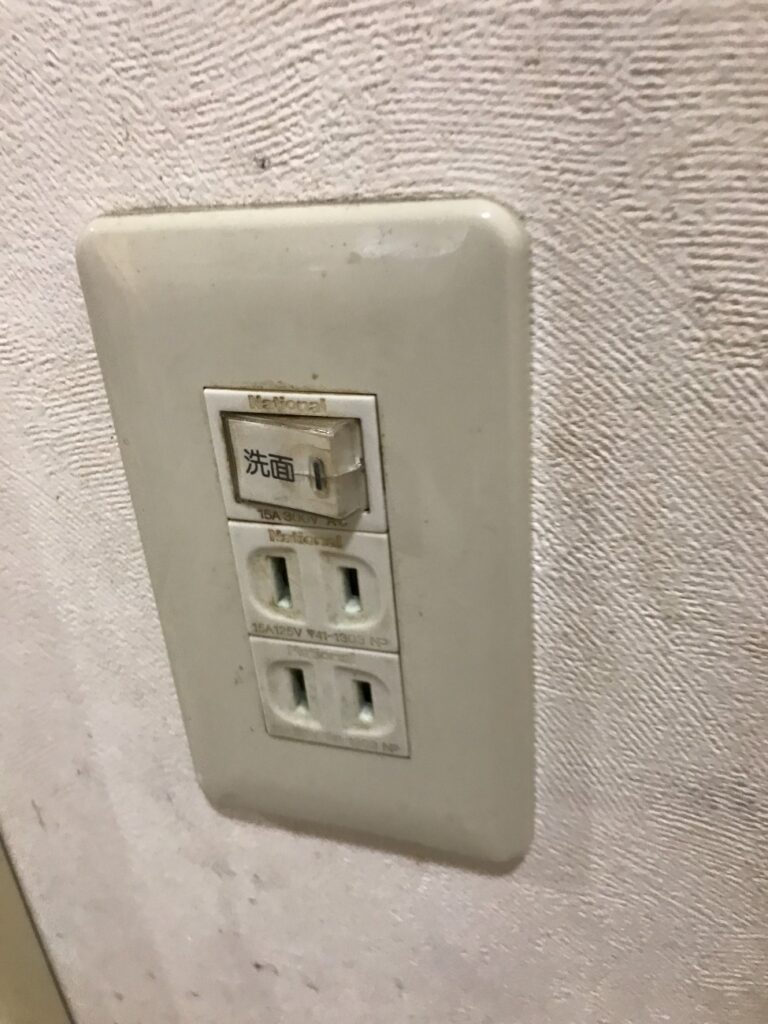 ｽｲｯﾁ・ｺﾝｾﾝﾄを取り替えます。