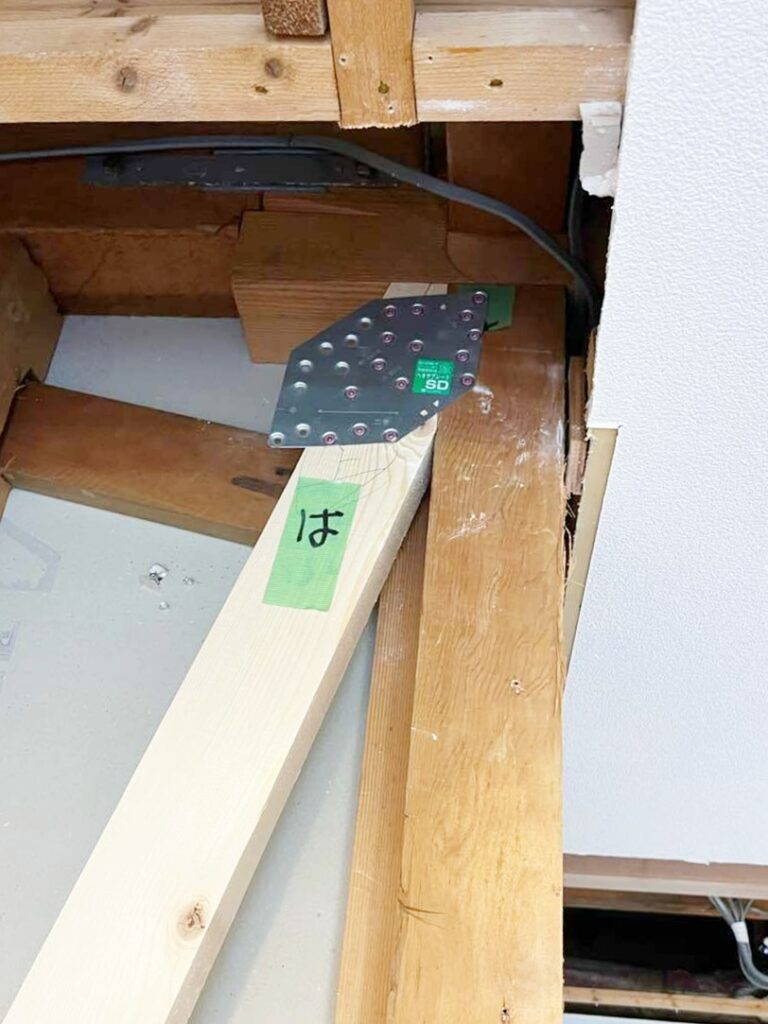 耐震補強完了。壁を抜いても大丈夫なように強度を補いました