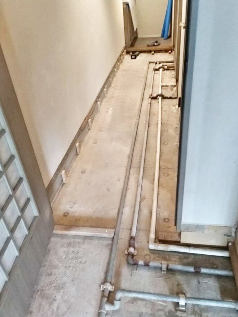 廊下ﾌﾛｰﾘﾝｸﾞ撤去