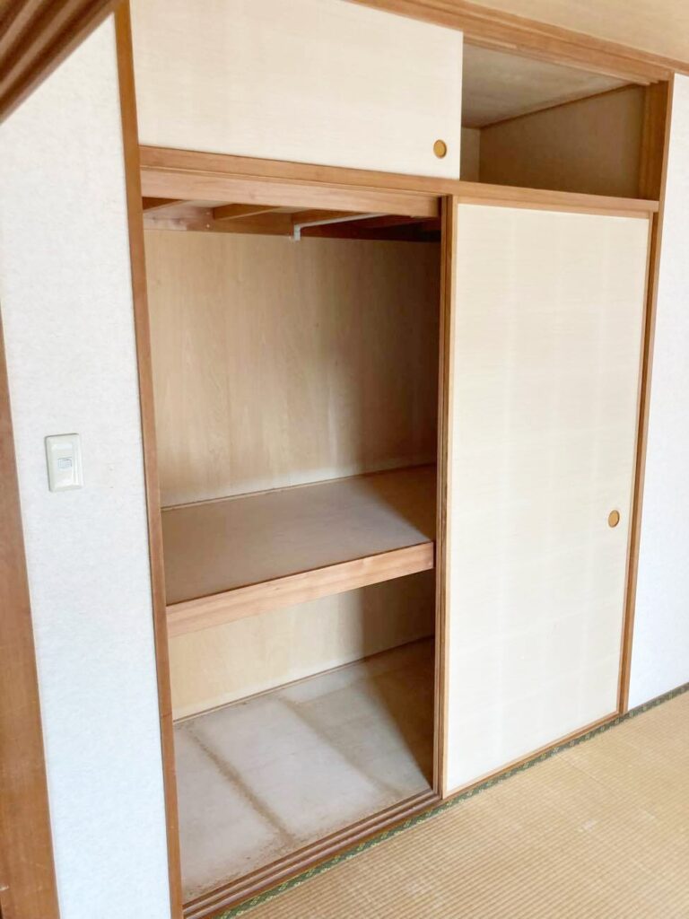 押入は撤去し、ﾘﾋﾞﾝｸﾞを広くします。