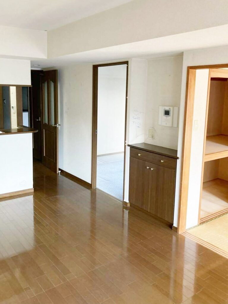 【ｻｰﾋﾞｽﾙｰﾑ】
ｷｯﾁﾝの隣にはｻｰﾋﾞｽﾙｰﾑがありました。