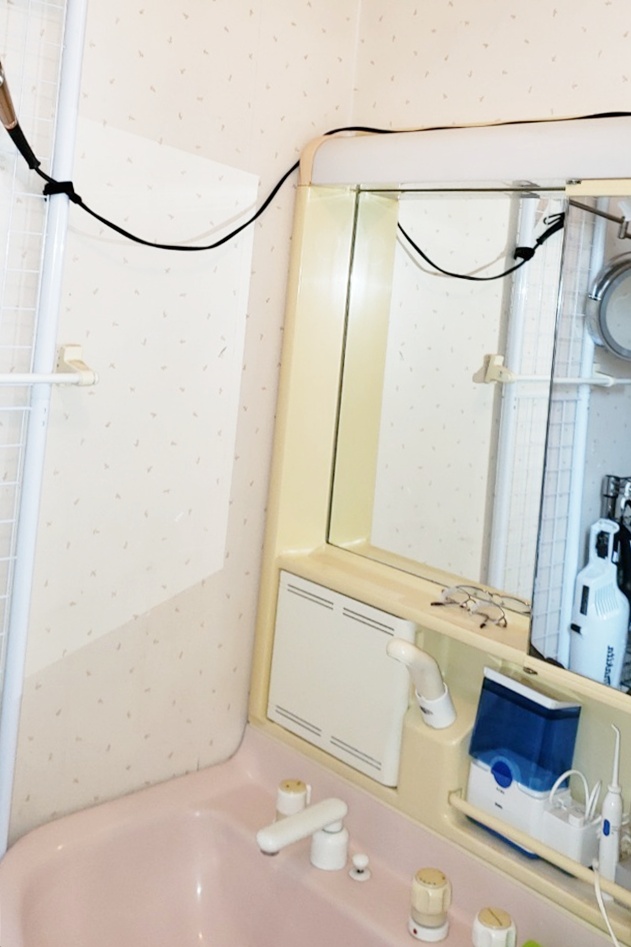 水栓の根元に水が溜まりやすく、お掃除が大変でした。