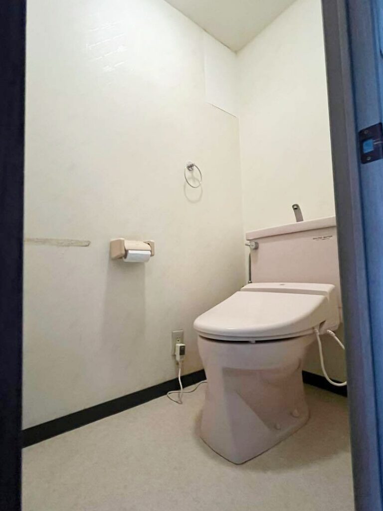 下部の凹凸部分が埃や汚れの溜まりやすい場所でした。