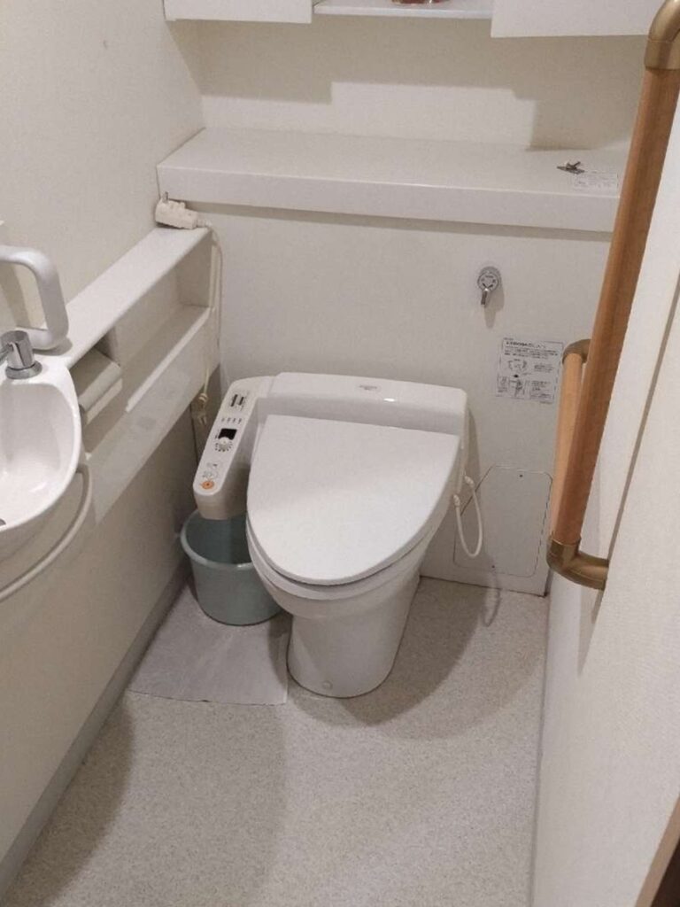 便座から水漏れしていました。