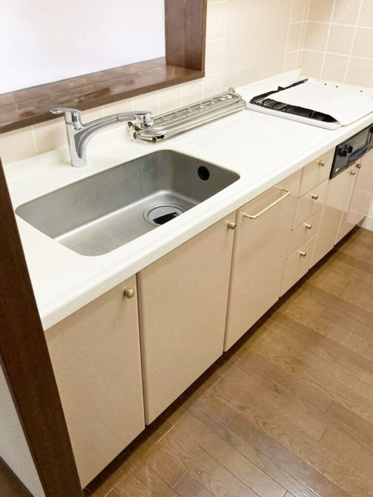 下台は開き扉で使い勝手があまり良くありませんでした。