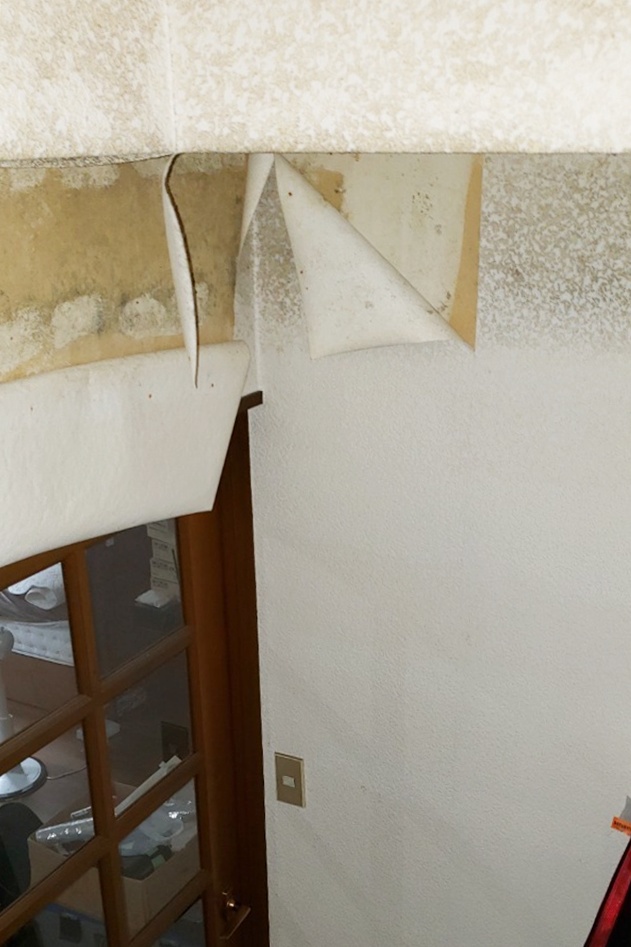 ｸﾛｽが剥がれていました。