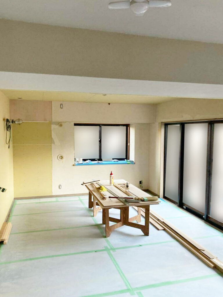和室は畳・天井・押入などを撤去。ﾘﾋﾞﾝｸﾞにﾘﾌｫｰﾑしていきます。
