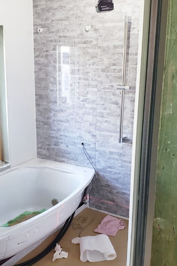 ﾕﾆｯﾄﾊﾞｽ組み立て中。