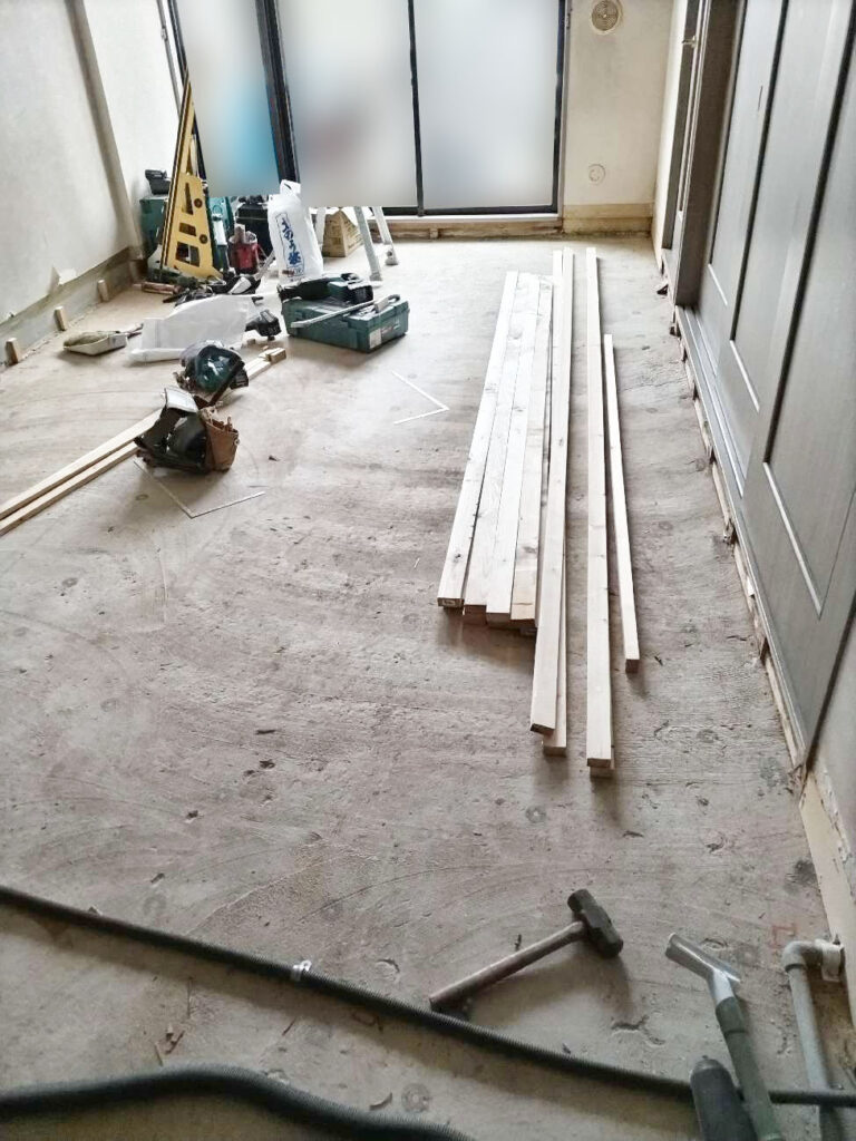 ﾘﾋﾞﾝｸﾞ既存ﾌﾛｰﾘﾝｸﾞ解体