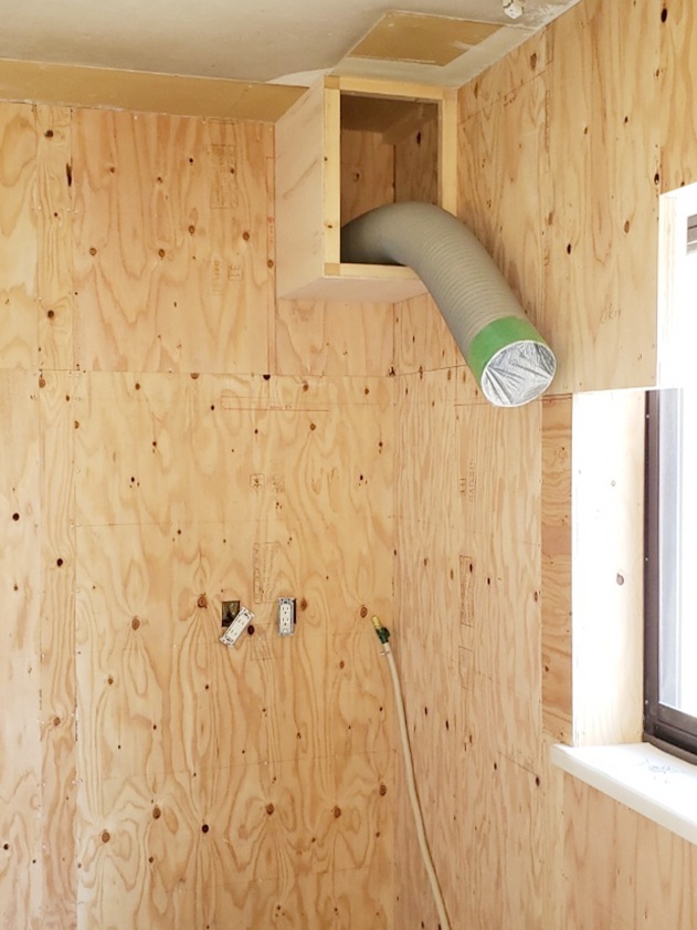 ｷｯﾁﾝ壁造作中。