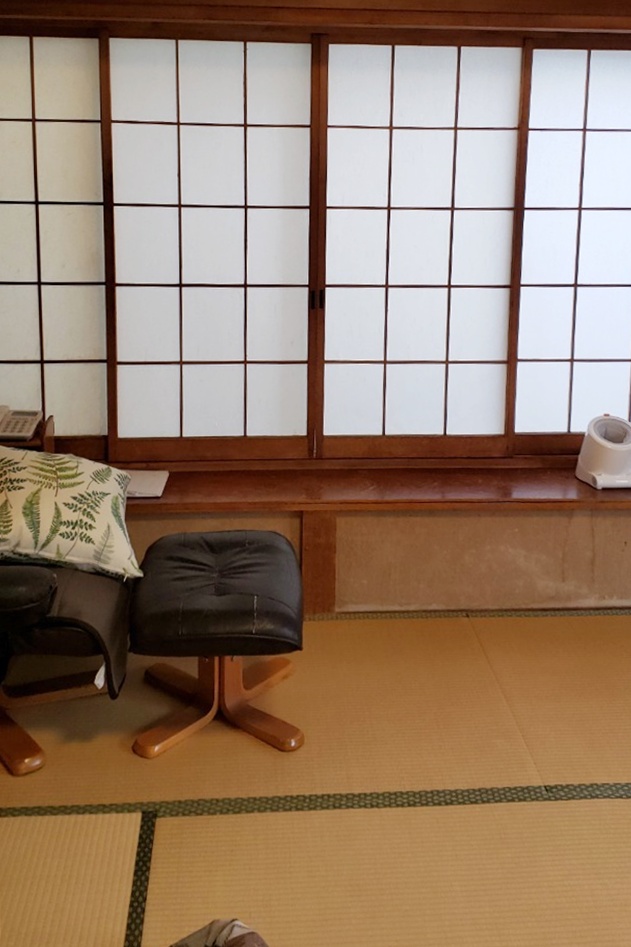 壁や畳など、色褪せがみられました。