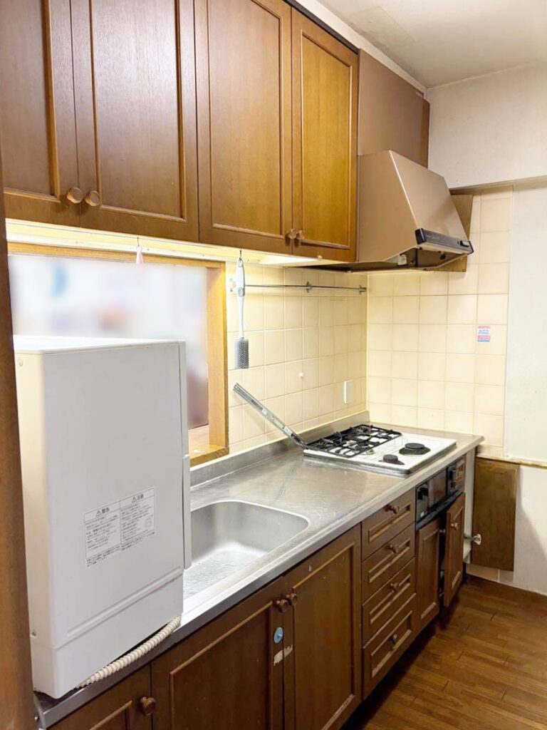 機器類の不具合が出てきていました。ｼﾝｸ上の食洗器がｽﾍﾟｰｽを取っていました。