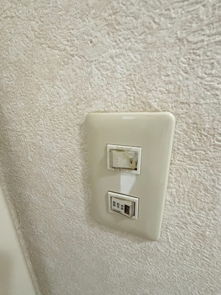 ｽｲｯﾁを取り替えます。