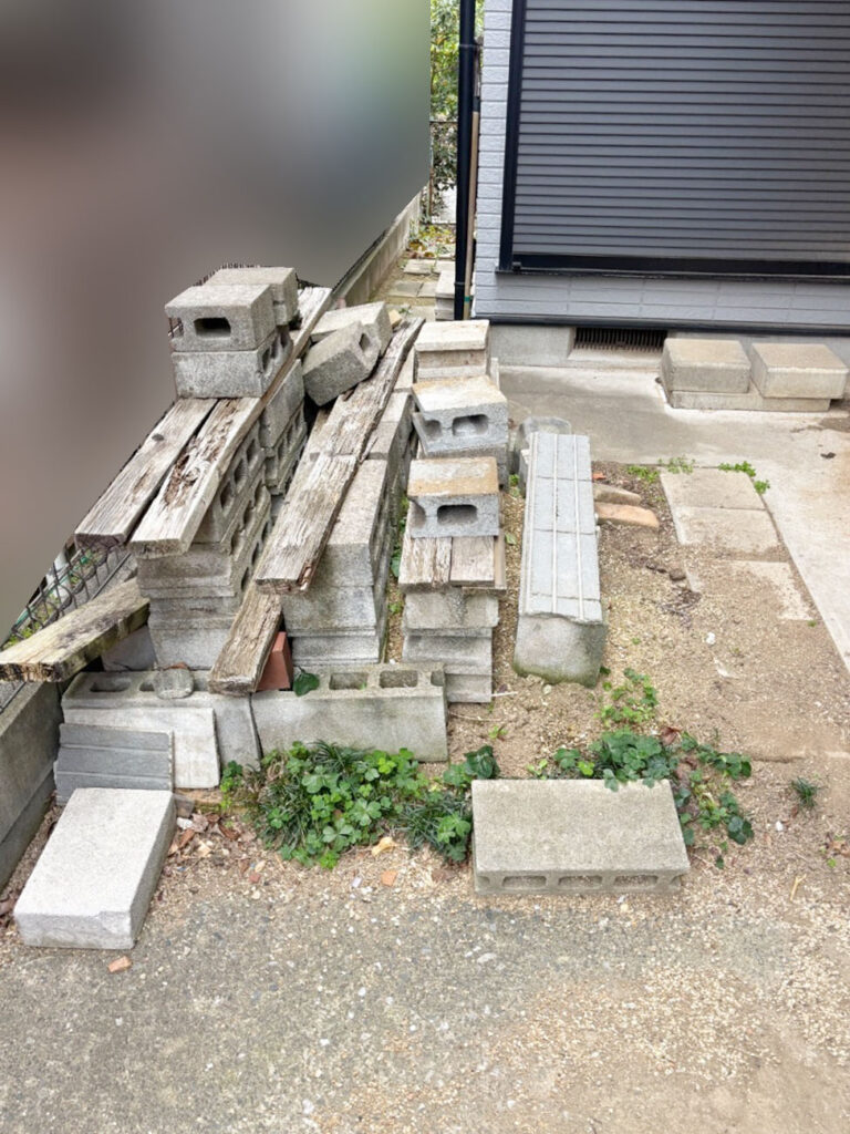庭に置いてあったﾌﾞﾛｯｸも撤去します。