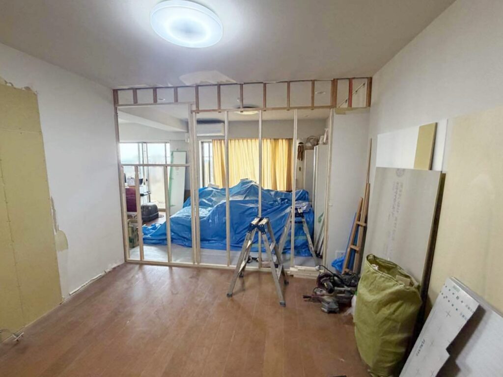 ｸﾛｰｾﾞｯﾄ下地作成中。