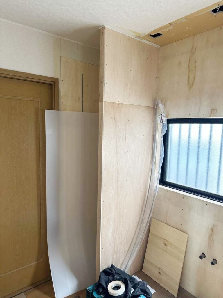 ｷｯﾁﾝ横には新たに収納を作成します。
