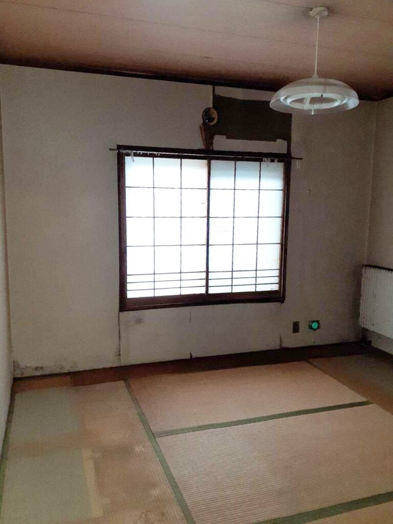 和室は洋室にﾘﾌｫｰﾑし、寝室として活用。